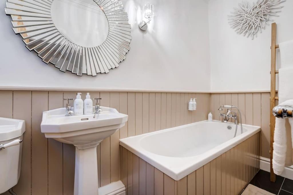 Wharton Cottage, District Retreat